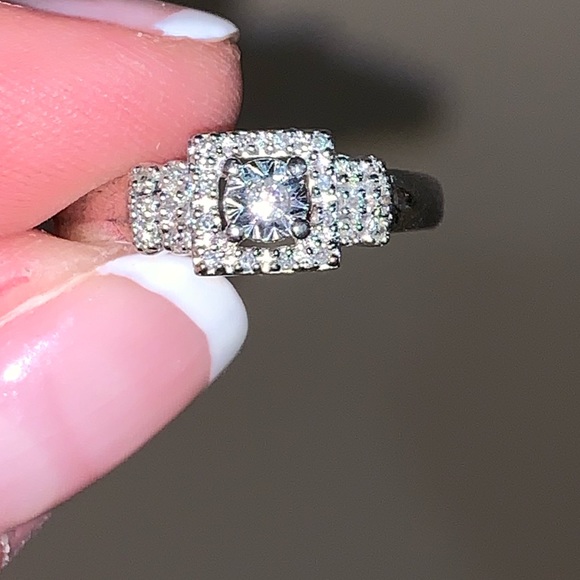 Promise ring - Picture 1 of 4